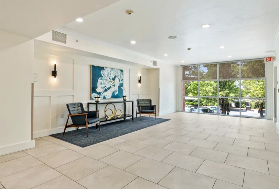 Colonial Court: Renovated entry vestibule with seating