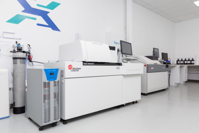 Beckman Coulter DxC 700 AU clinical chemistry analyzer