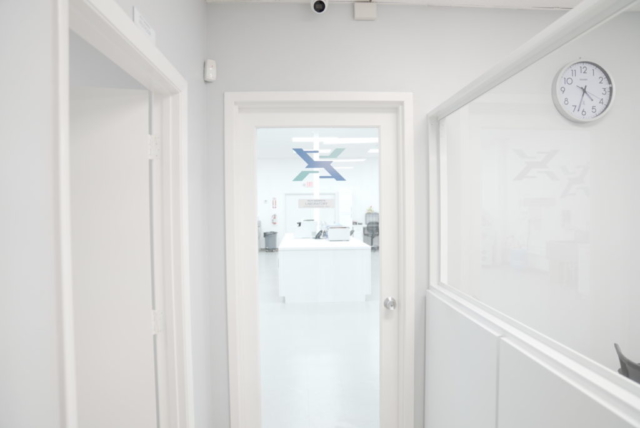 Approach to the laboratory floor
