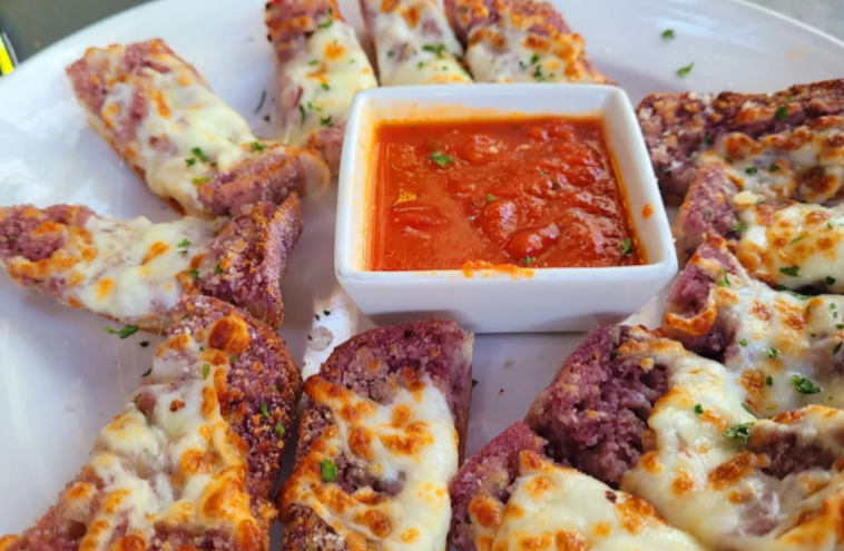 Drunken Cheesy Bread served with tomato dip