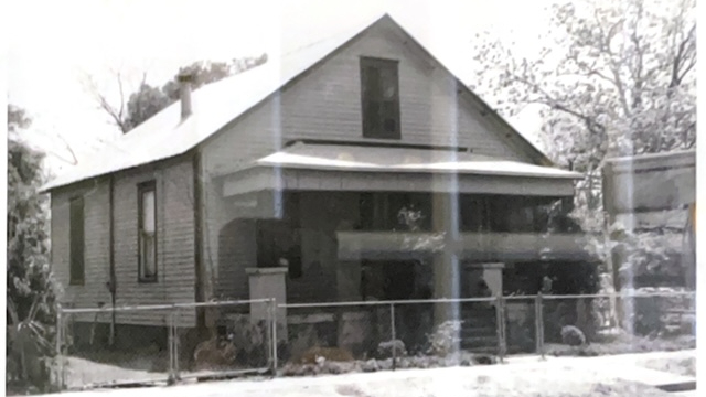 Historic photograph of the bungalow at 406 Ash Street before it became the parlor