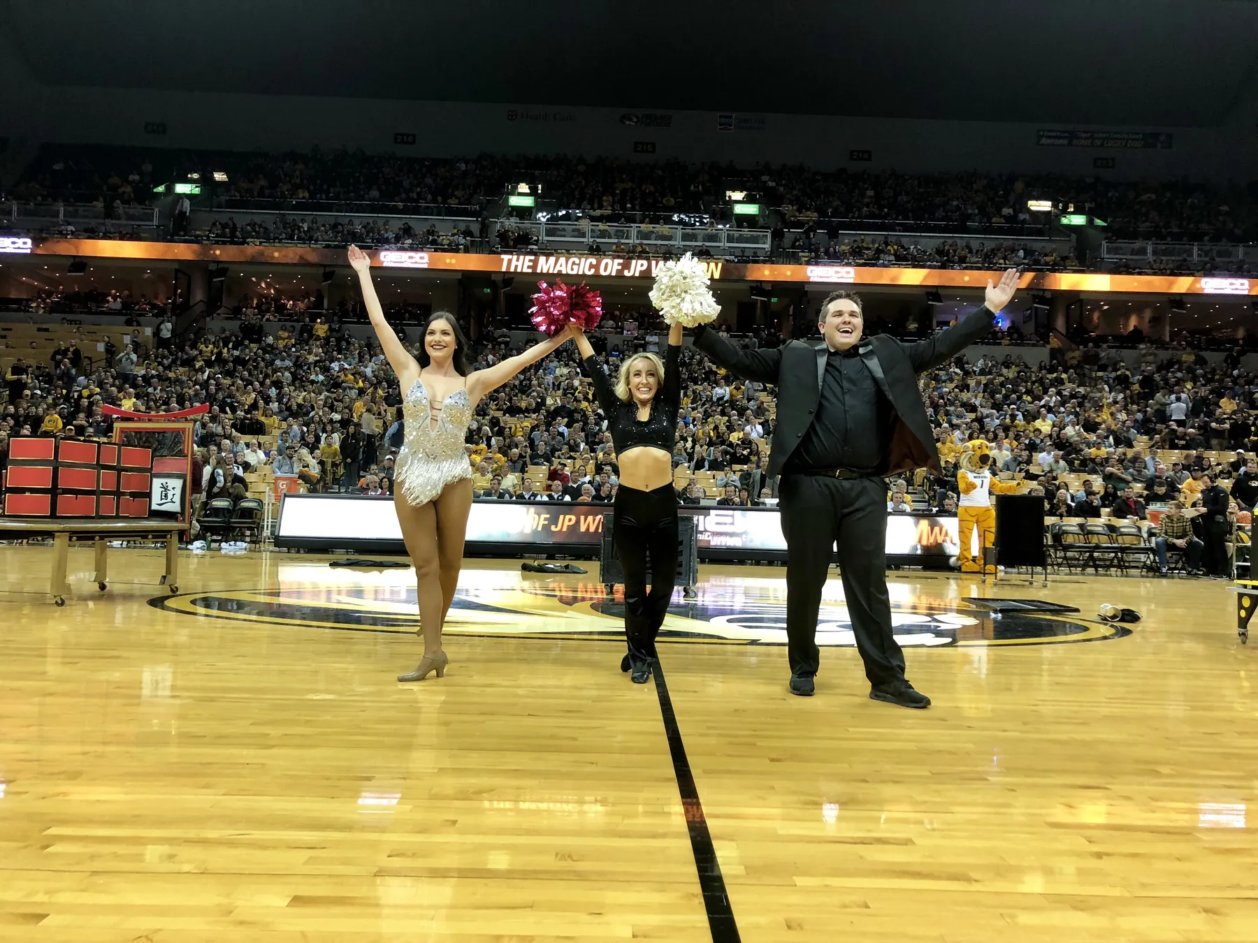 Missouri Tigers halftime with Mizzou dancer