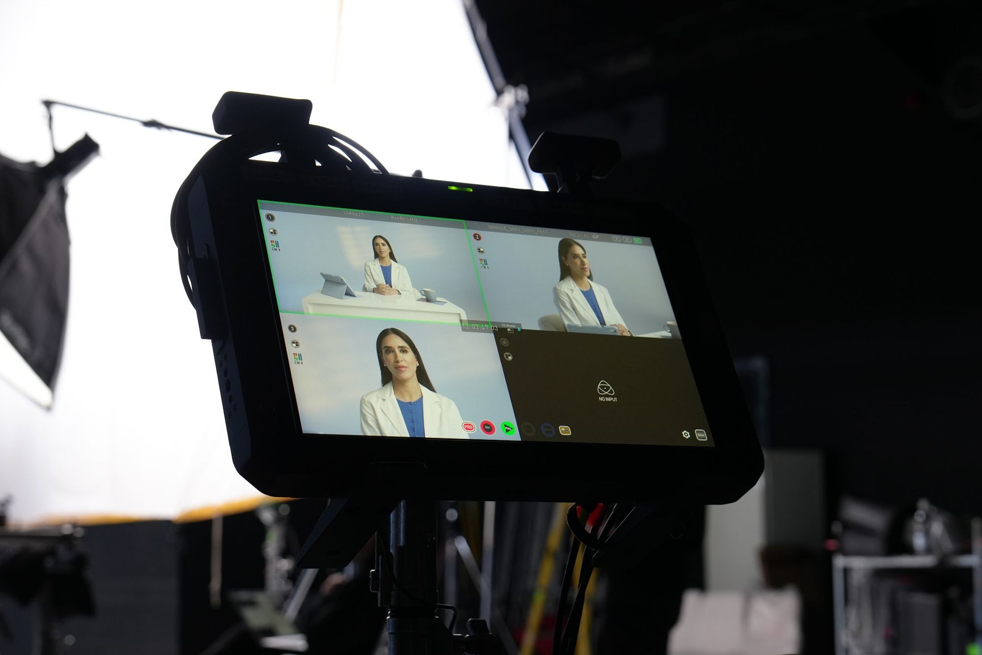 Director&rsquo;s monitor showing the doctor-answer set