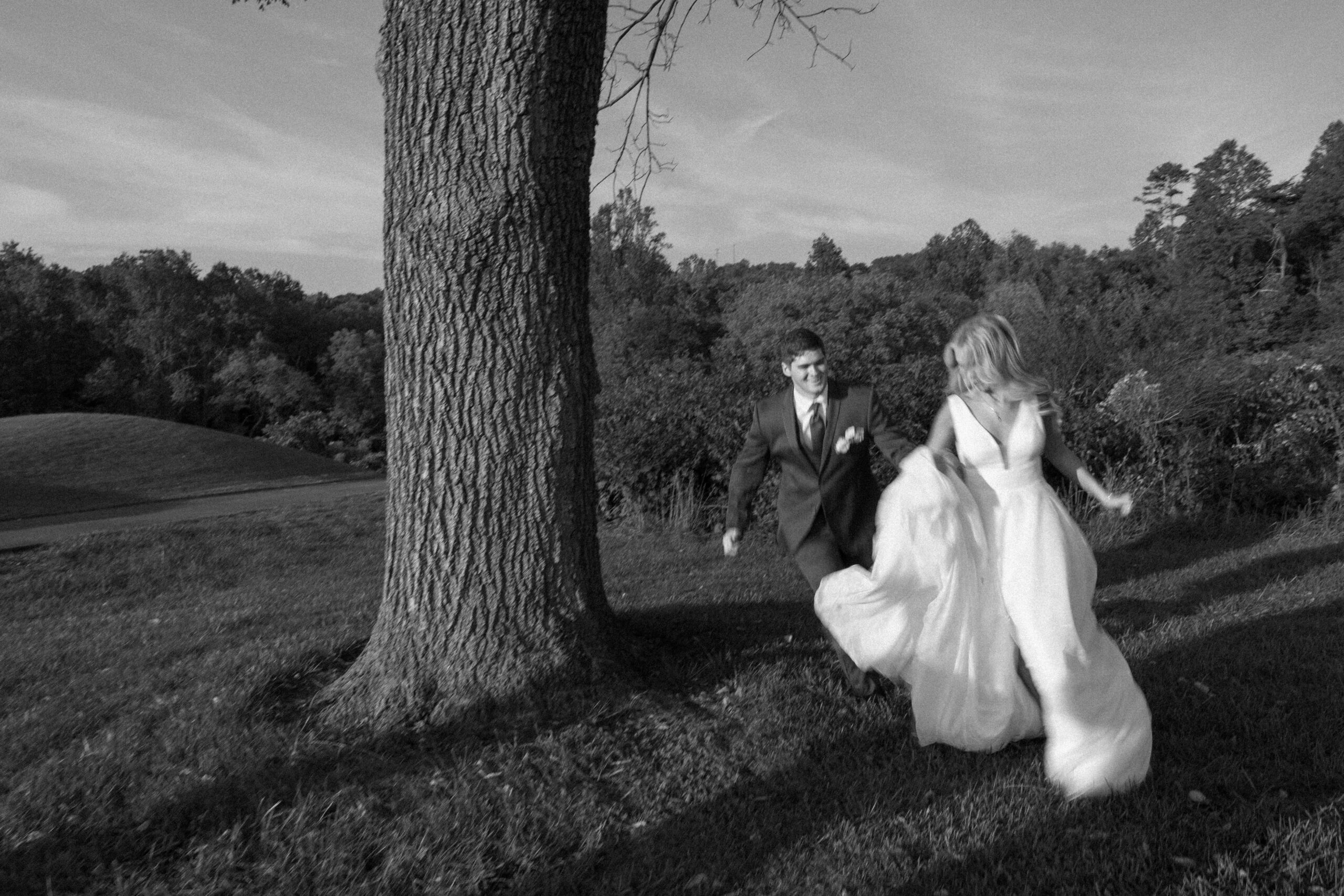 How to Hire the Perfect Wedding Photographer