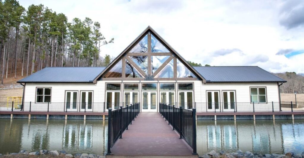 Swan Lake Overlook wedding venue