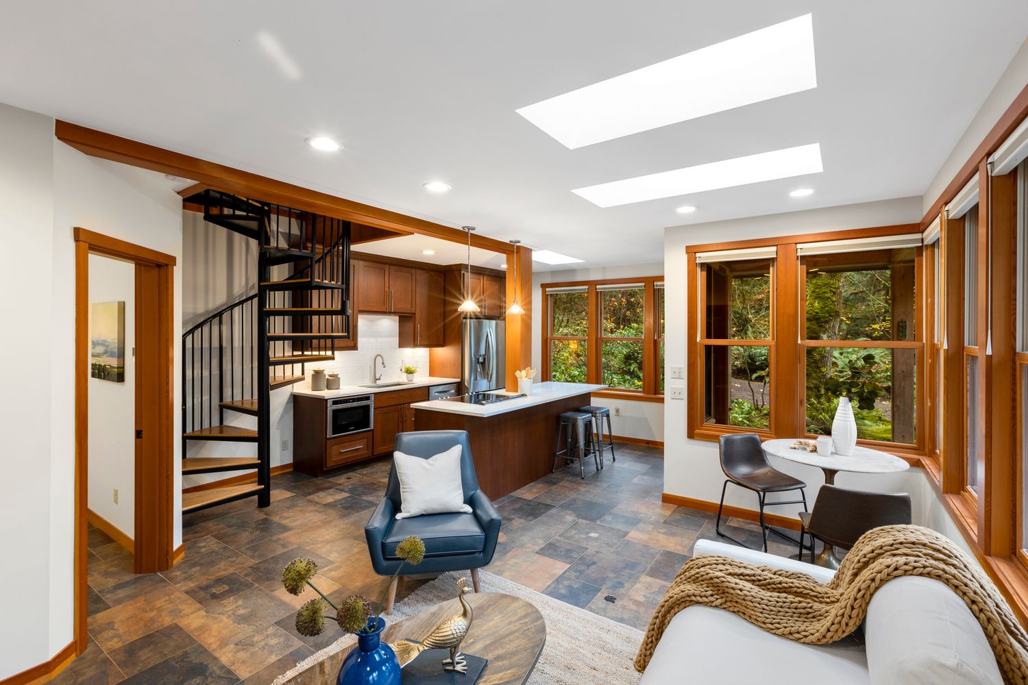 Bright HDR kitchen photography in Poulsbo, WA