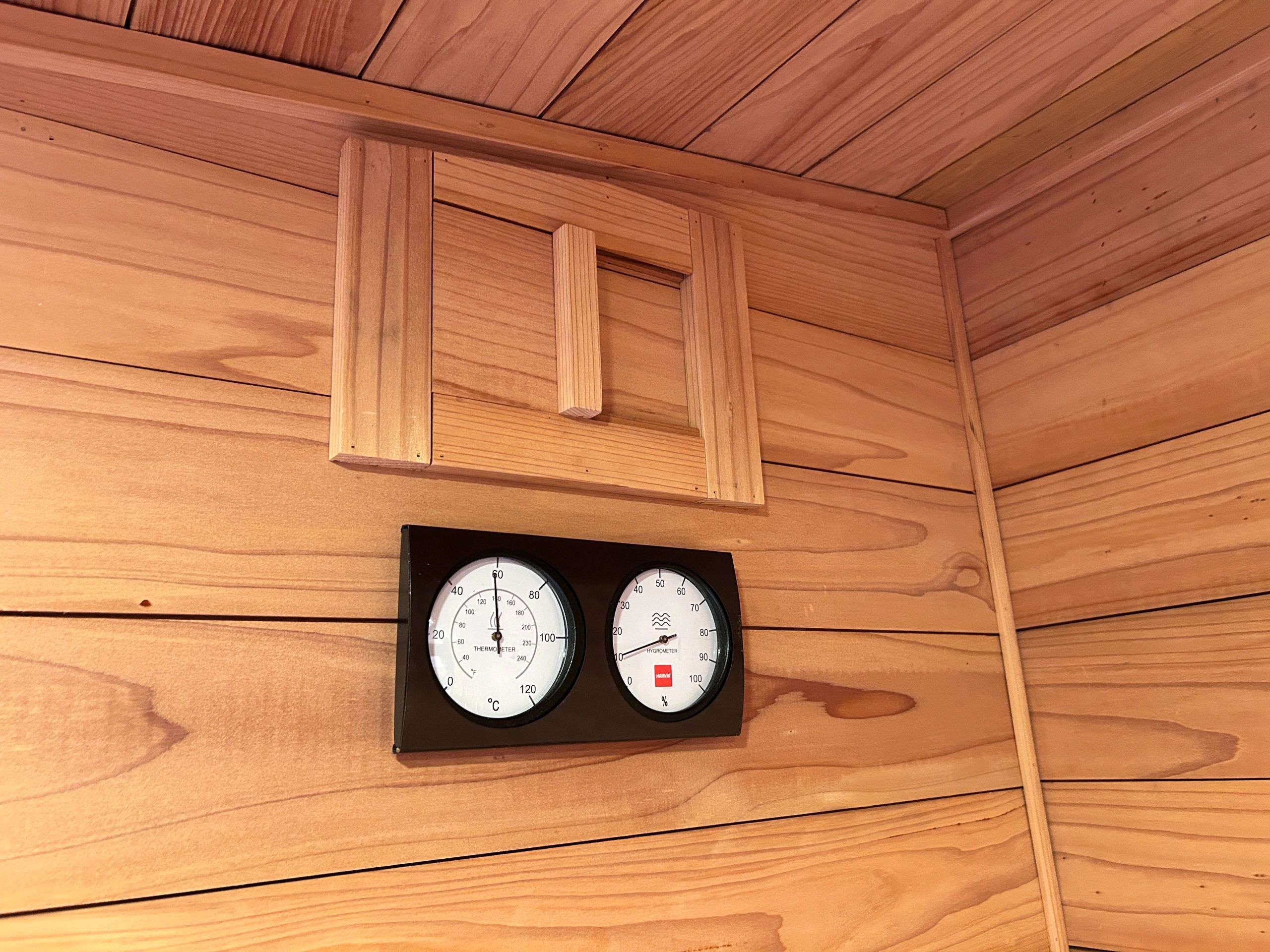 Sauna thermometer and hygrometer