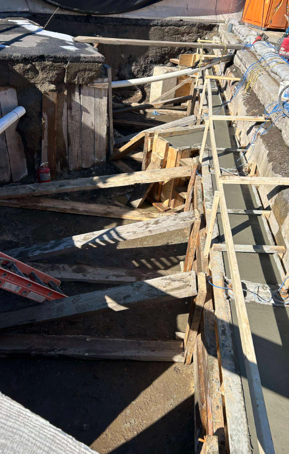 Timber bracing in excavation