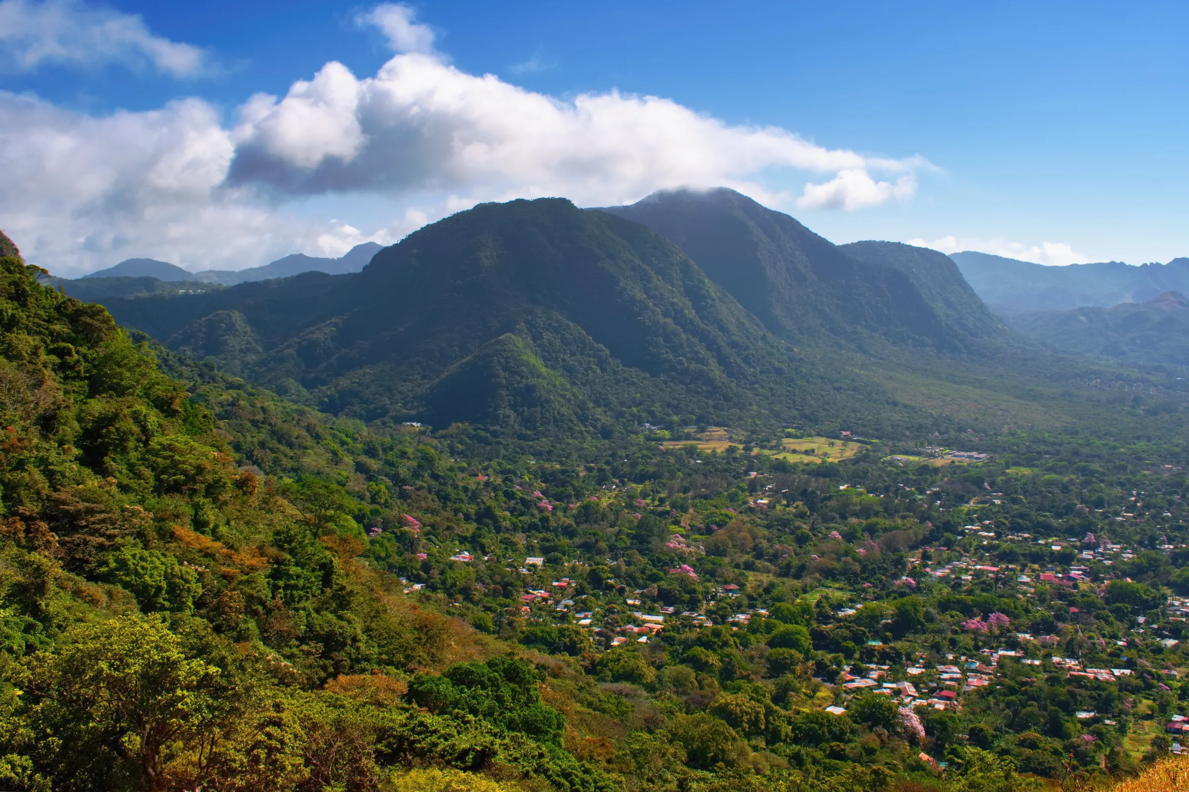 The green crater landscape around El Valle de Antón, Panama
