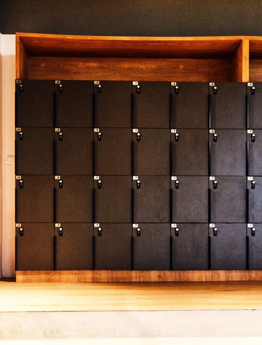 We have over 100 lockers to store belongings overnight.