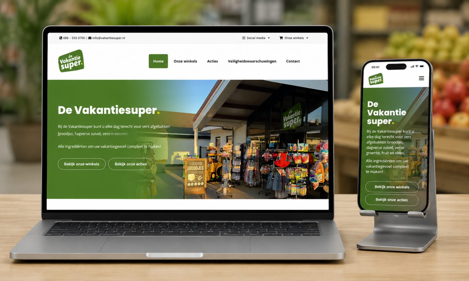 Website van VakantieSuper op laptop en mobiel