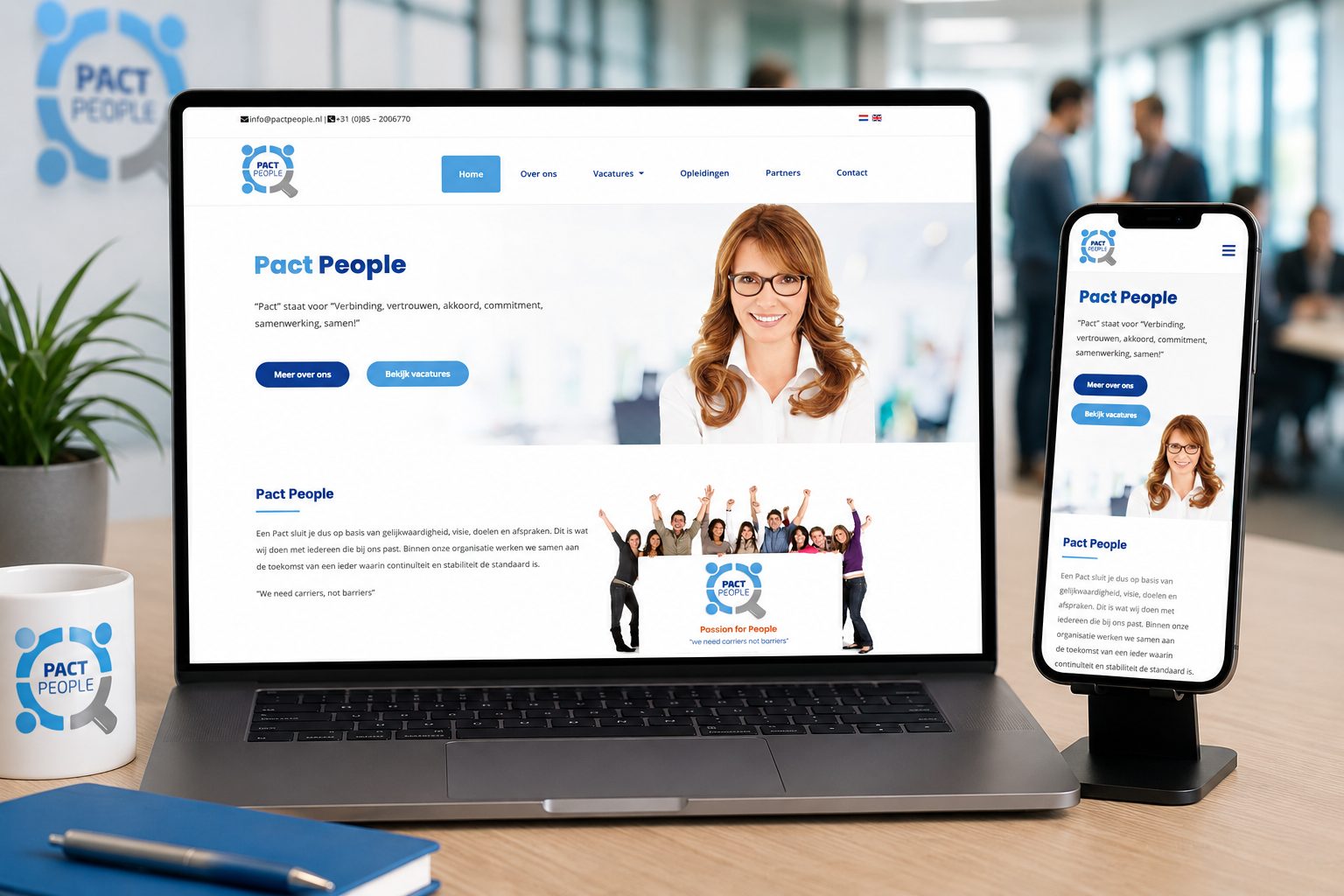Website van Pact People op een mobiel scherm