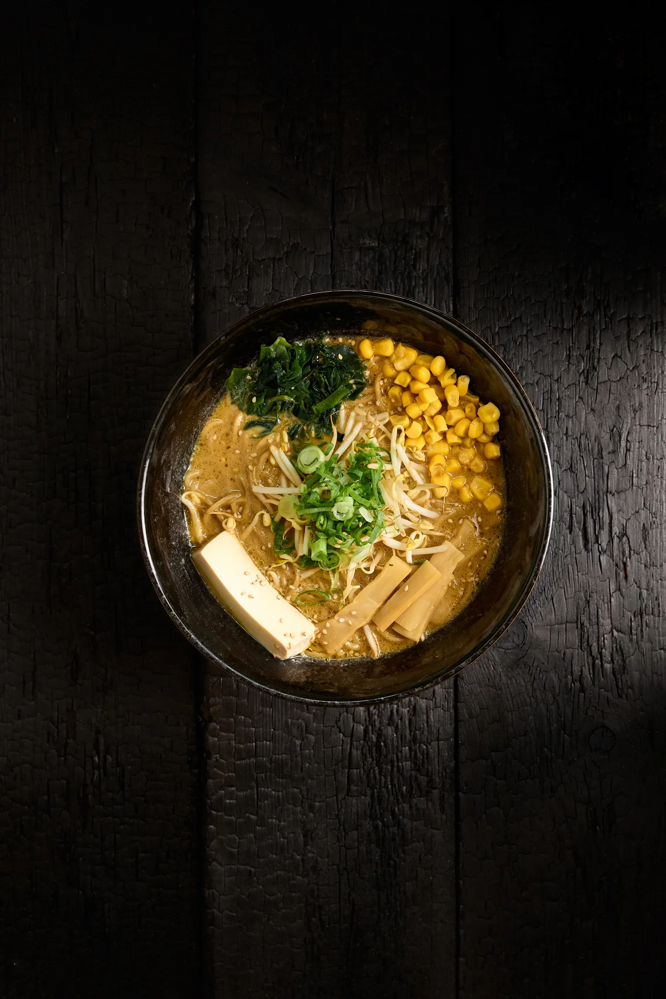 Foodfotografie Zuru Zuru Ramen: Veggie Ramen met maïs en tofu