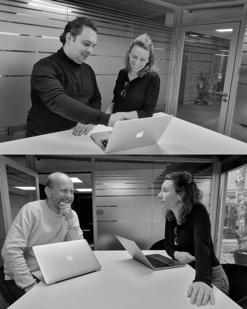 Atelier d'identité de marque avec des clients, en noir et blanc