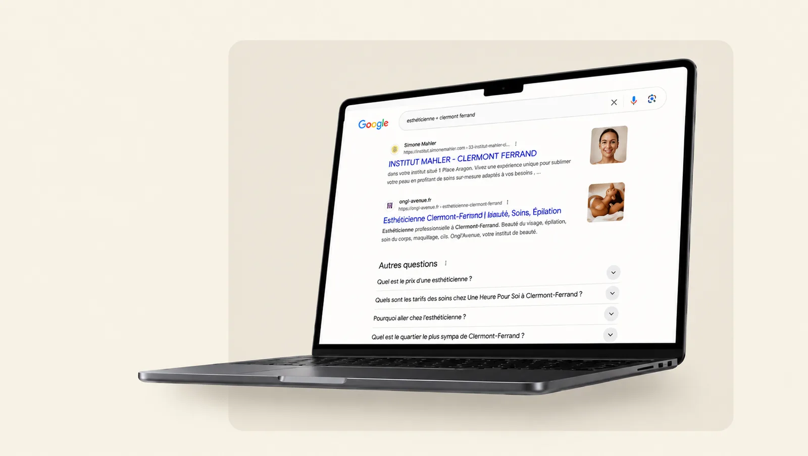 Résultats de recherche Google sur un ordinateur portable, entreprise locale en tête
