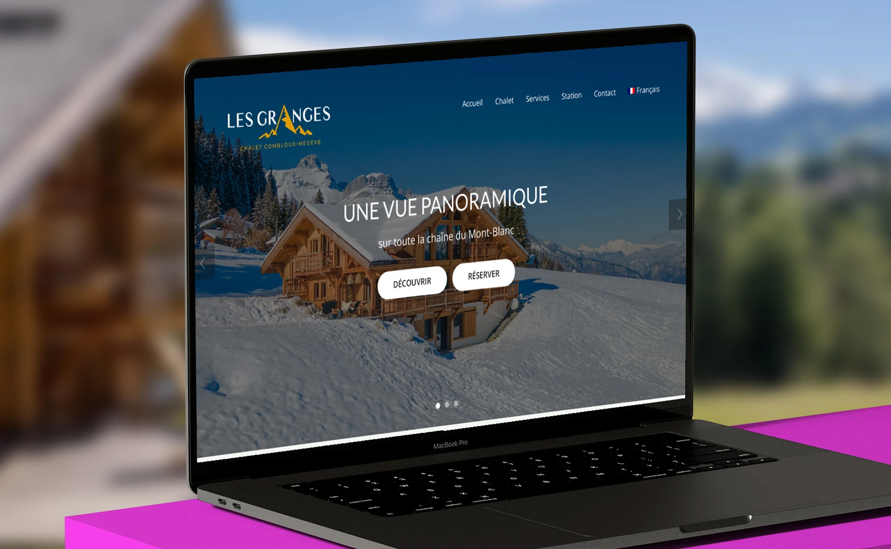 Chalet Les Granges : un site à la hauteur d’un chalet d’exception, face au Mont-Blanc