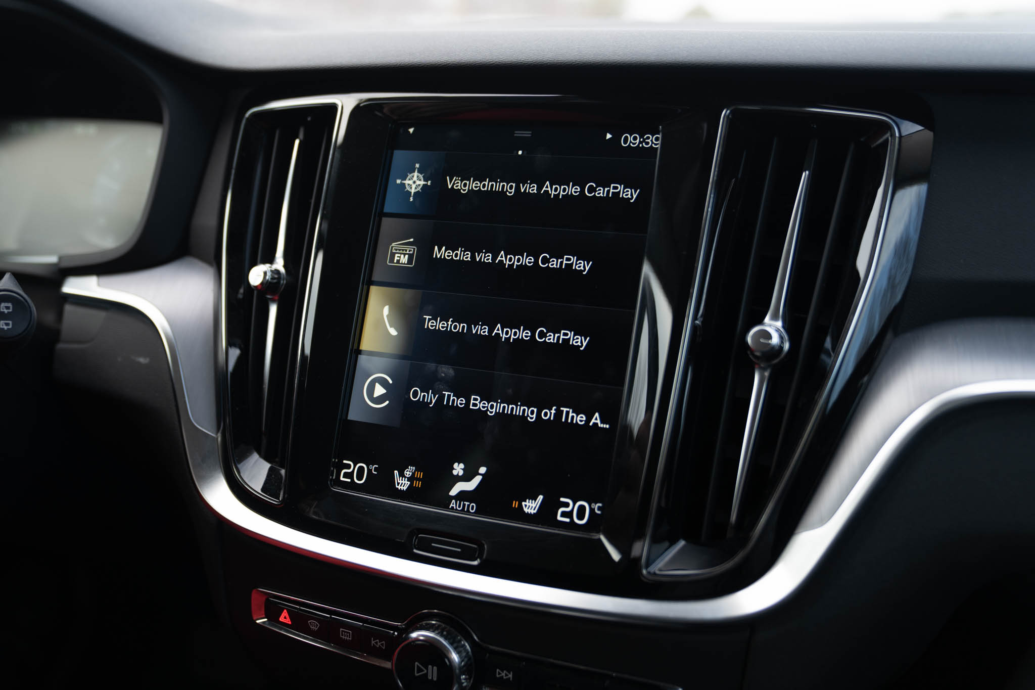 Volvo dashboard screen showing Apple CarPlay