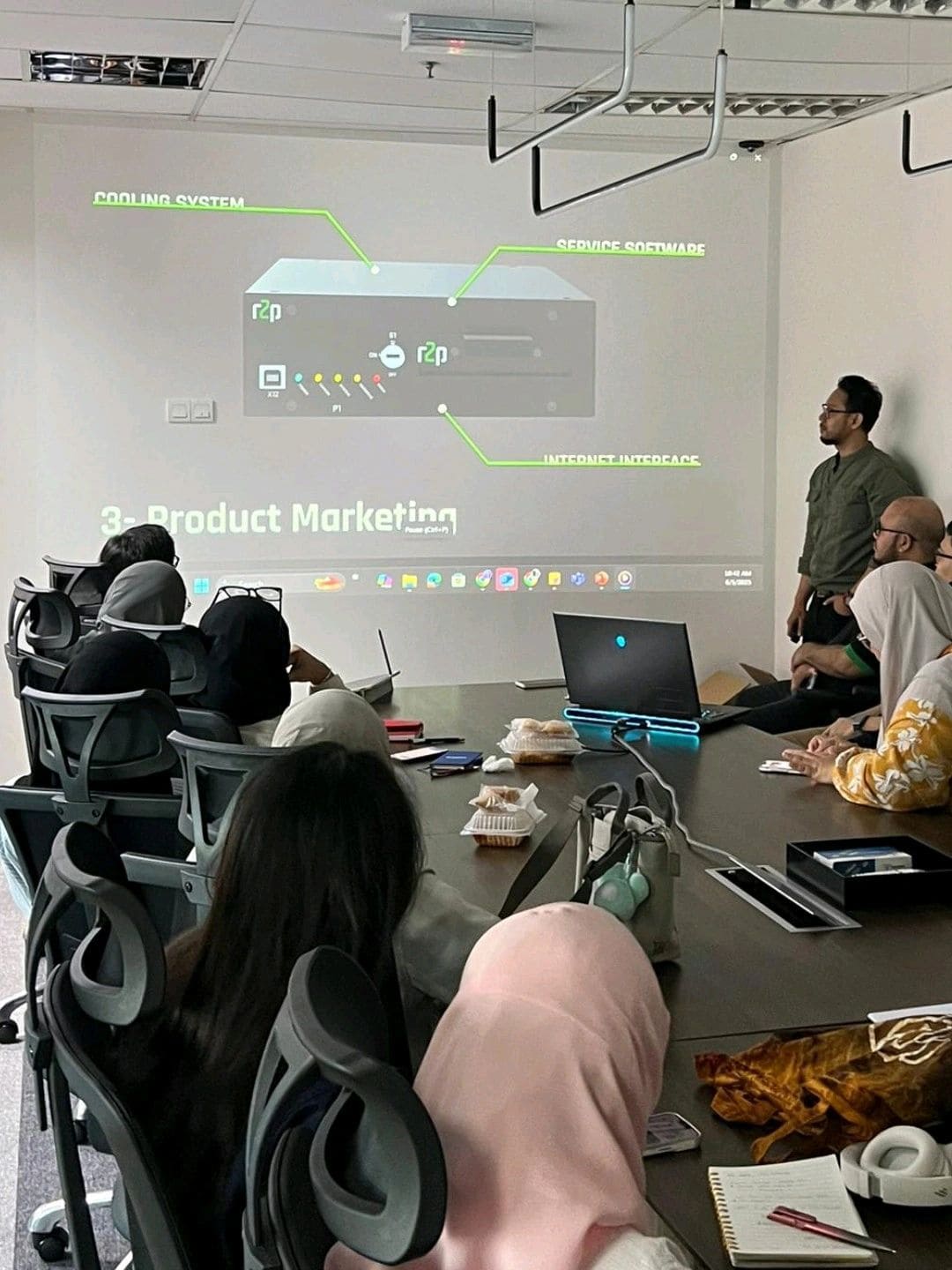 Delivering a Tech Talk with participated Uni