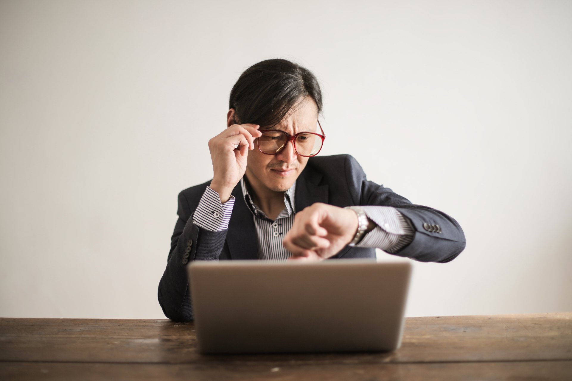 The Art of Scheduling a Text for Better Communication