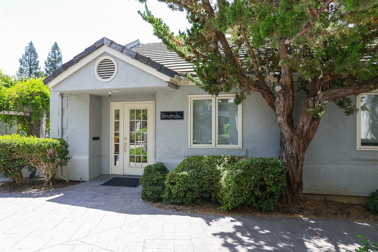 Entrance to Bevan Dental in Napa, CA, offering no-drill Curodont treatment for early cavities