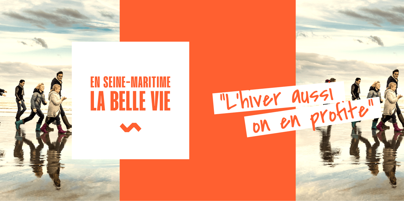 Bannière « L'hiver aussi on en profite » sur une plage de Seine-Maritime