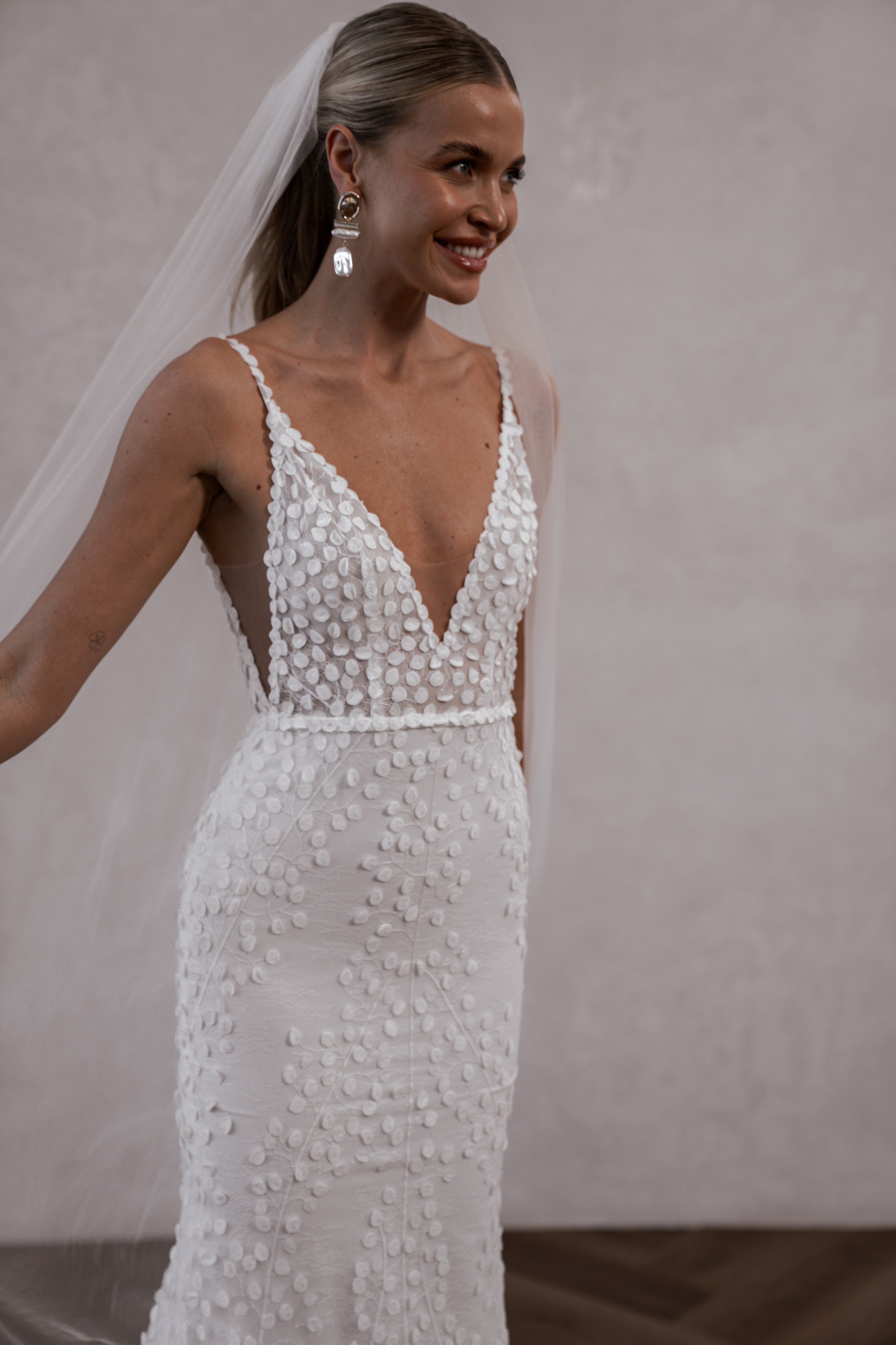 LOUIE V2 by MWL BRIDE — 22