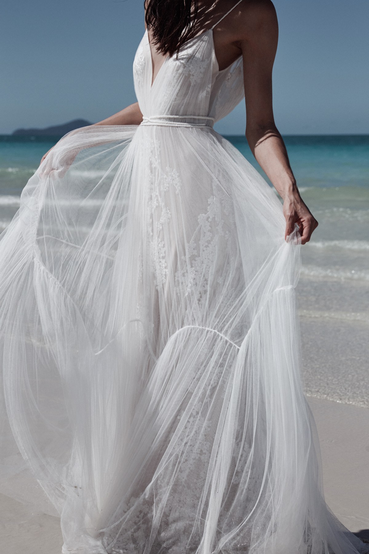 ANNA KARA SAMPLE SALE GREECE SALES NYFIKO WEDDING DRESS BRIDAL GOWN GAMOS 