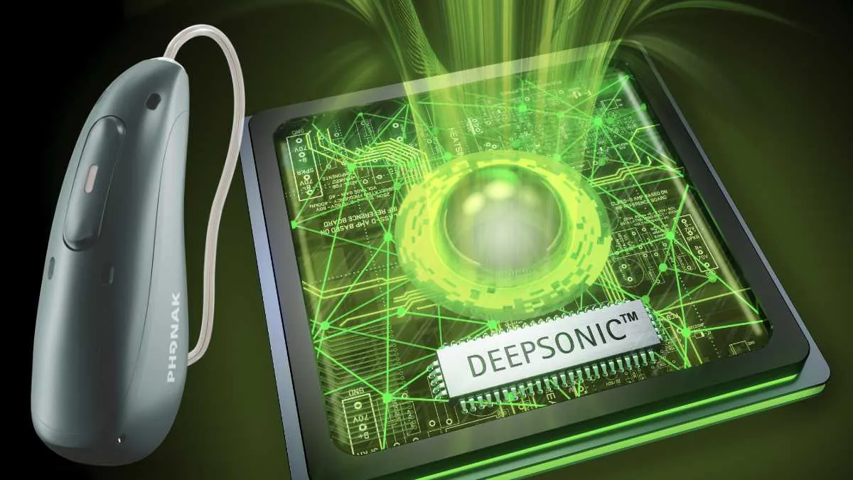 Phonak Hörgerät über einem KI-Chip, Darstellung der Sprachverarbeitung