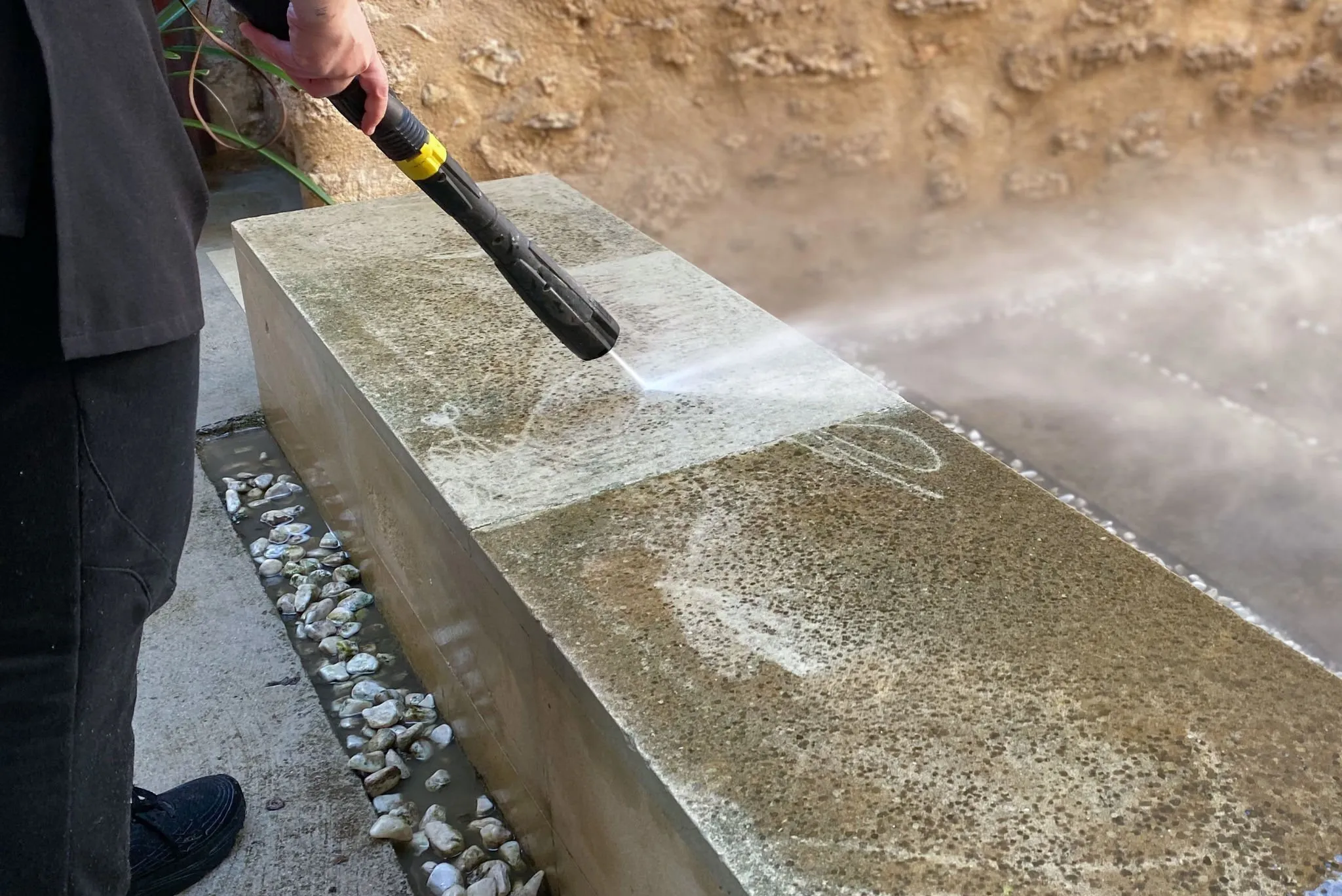 Commercial power washing