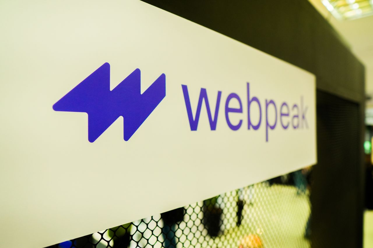 Solução Zoho pronta vs. Estratégia WebPeak: qual escolher?