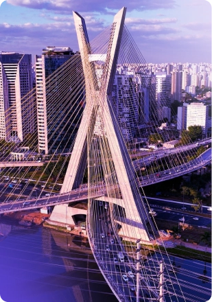 Ponte Estaiada em São Paulo ao entardecer
