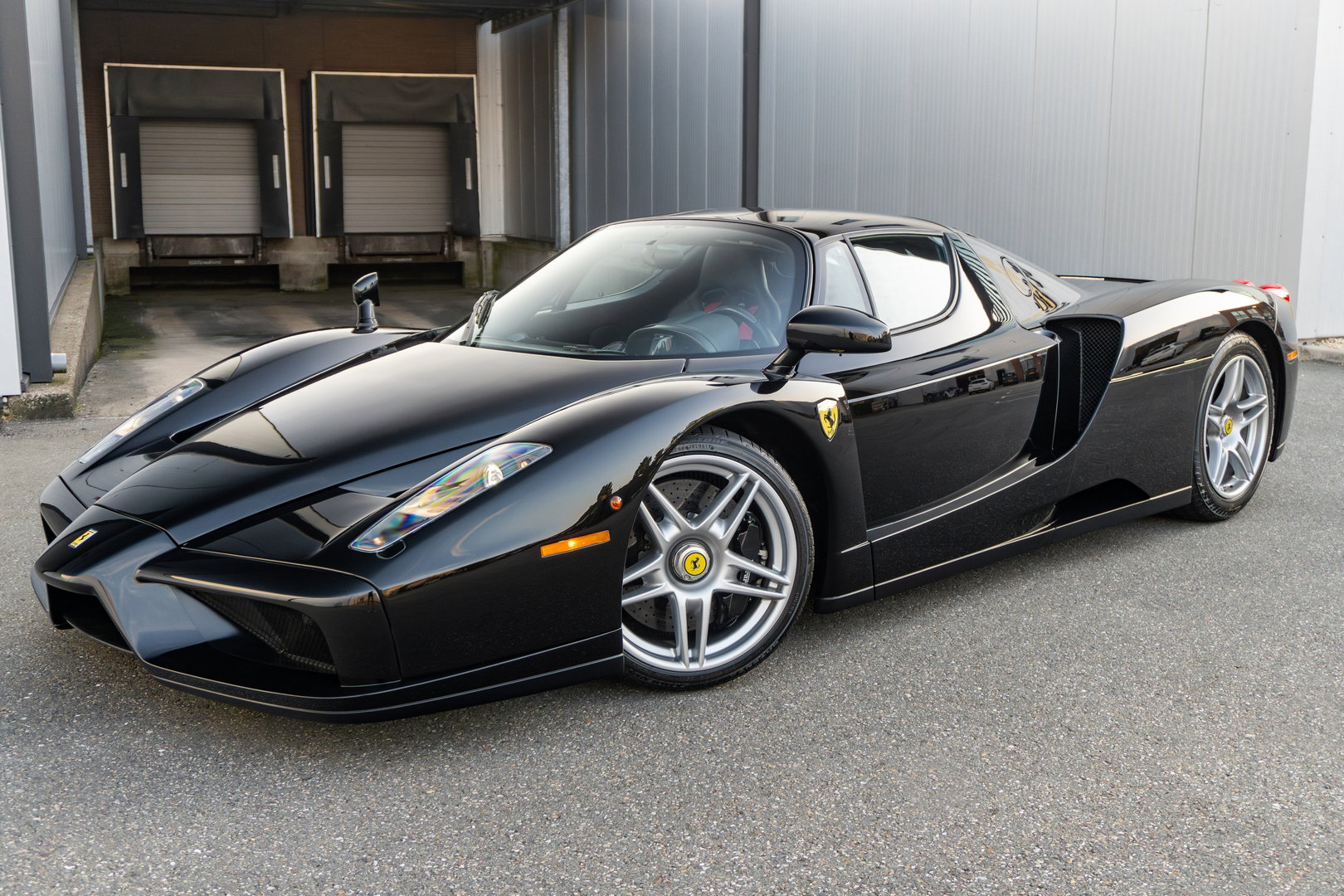 Black Ferrari Enzo