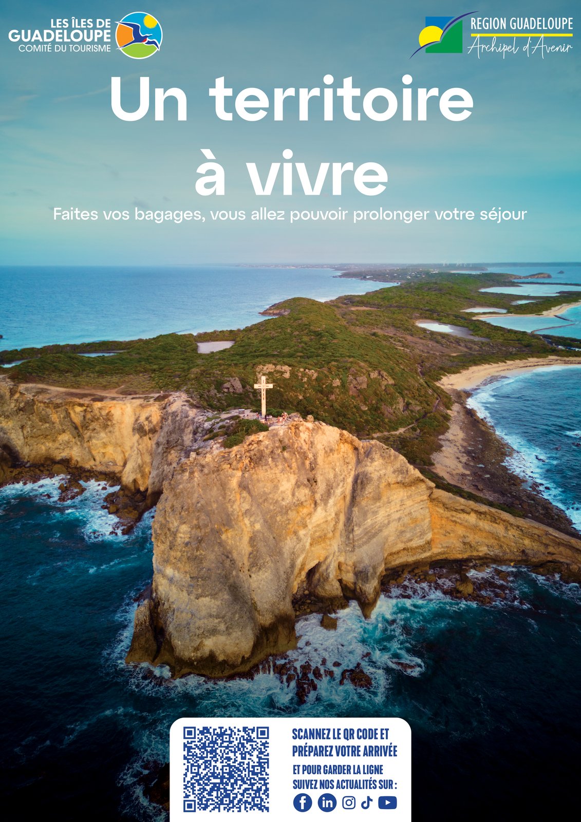 Comité du Tourisme des Îles de Guadeloupe, piste « Un territoire à vivre » : la Pointe des Châteaux et sa croix, vues du ciel