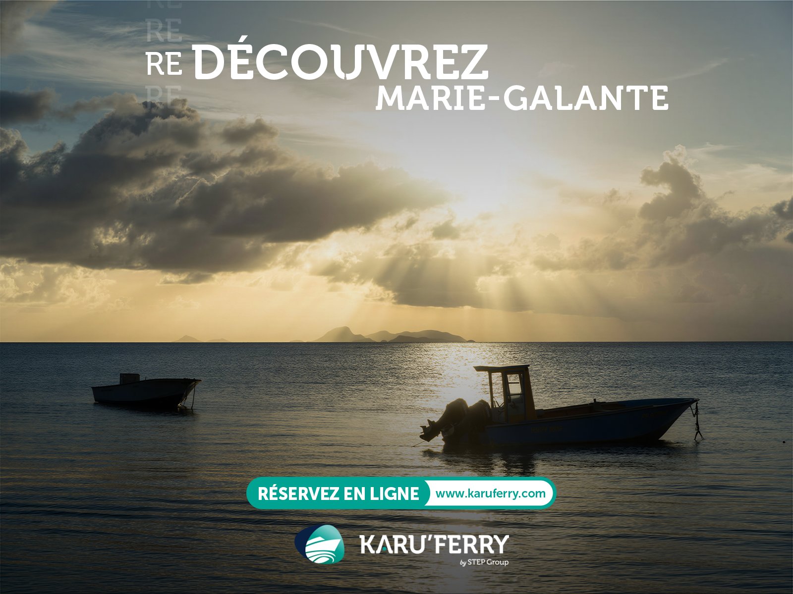 KaruFerry : « Redécouvrez Marie-Galante », deux barques sur la mer au coucher du soleil
