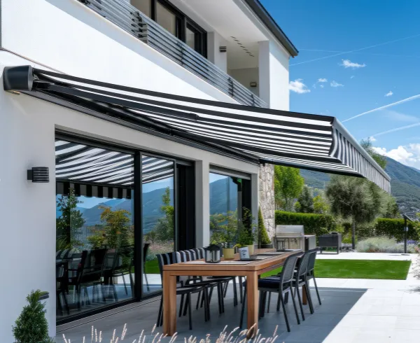 Store banne sur terrasse 