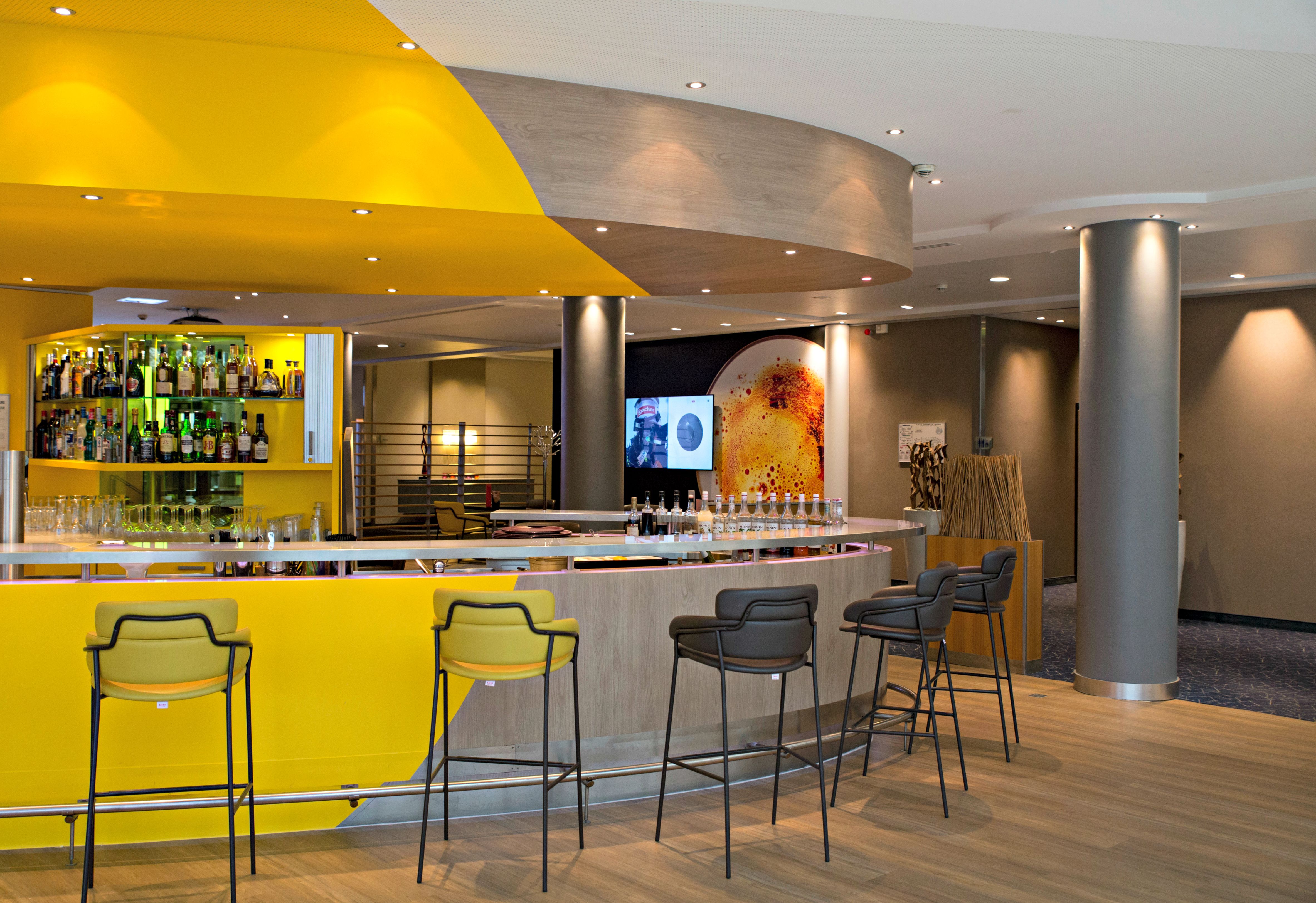 Hotelbar im Novotel Roissy CDG, realisiert mit Cover Styl'