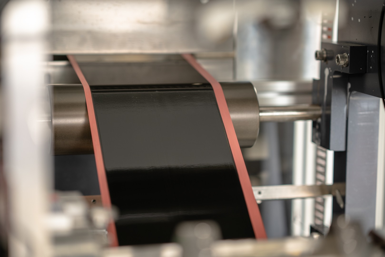 Coated electrode on the reverse comma coater