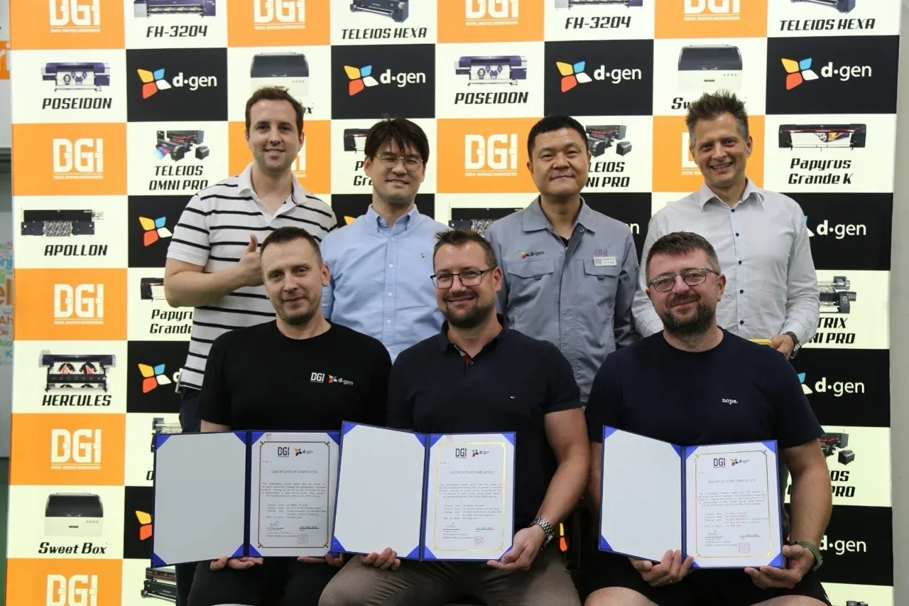 Inżynierowie The Color Company odbierają certyfikaty DGI·d.gen