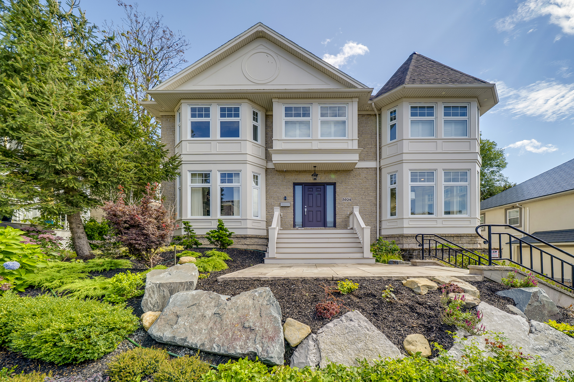 5924 McCulloch Ct listing photo by Newlife Studio, Halifax