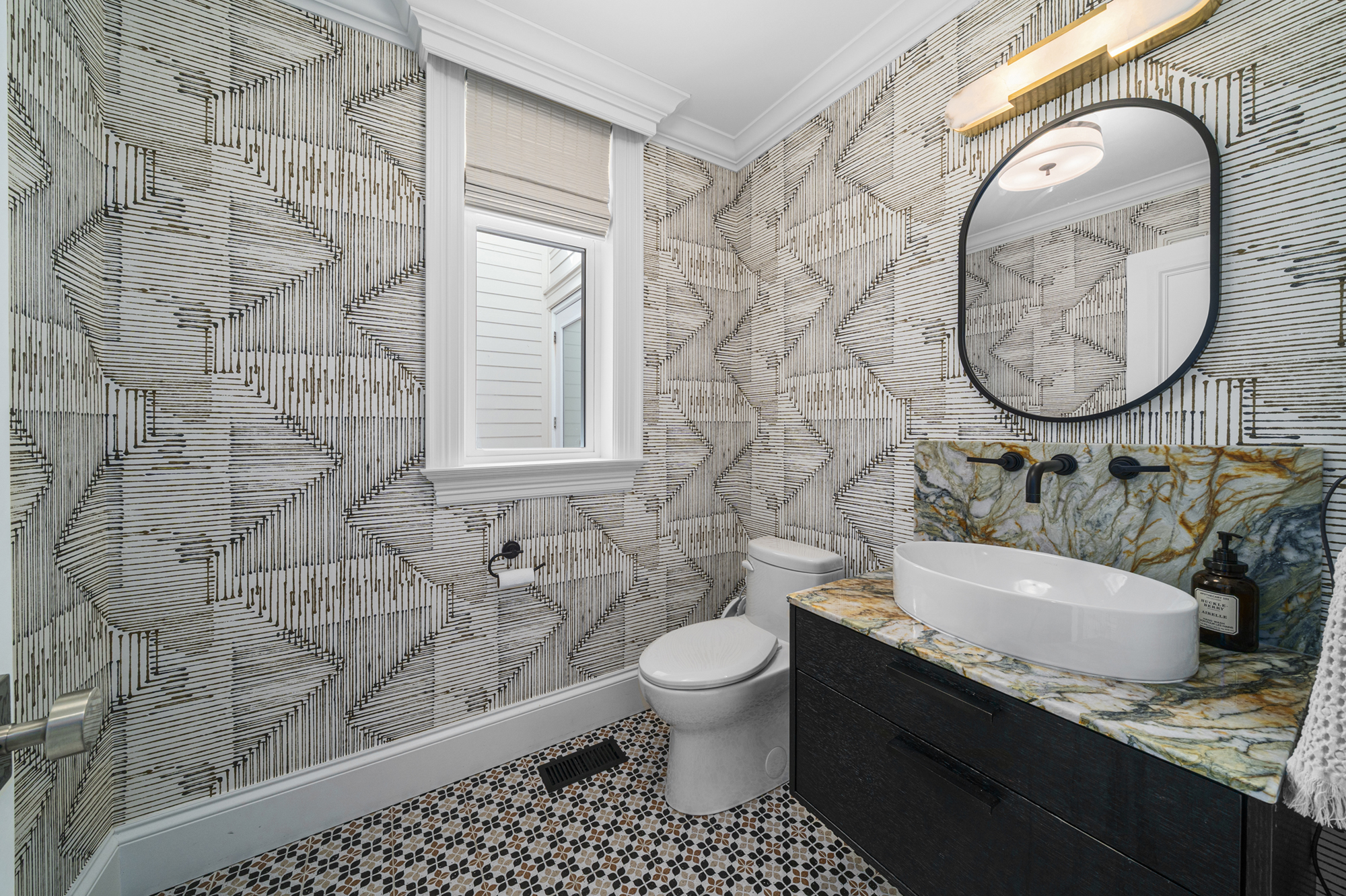 5924 McCulloch Ct interior listing photo by Newlife Studio