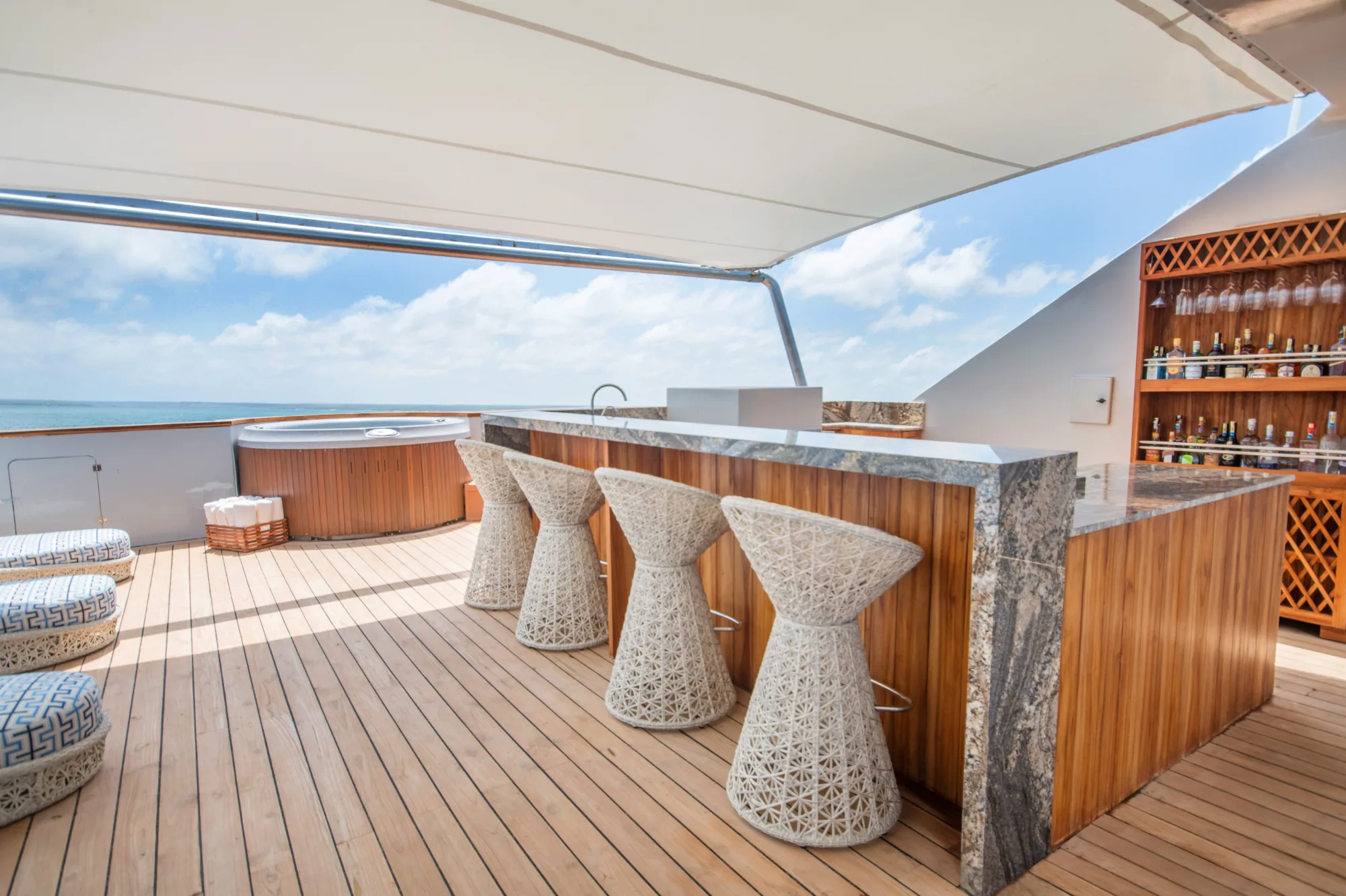 Sundeck bar: the bar on the sundeck