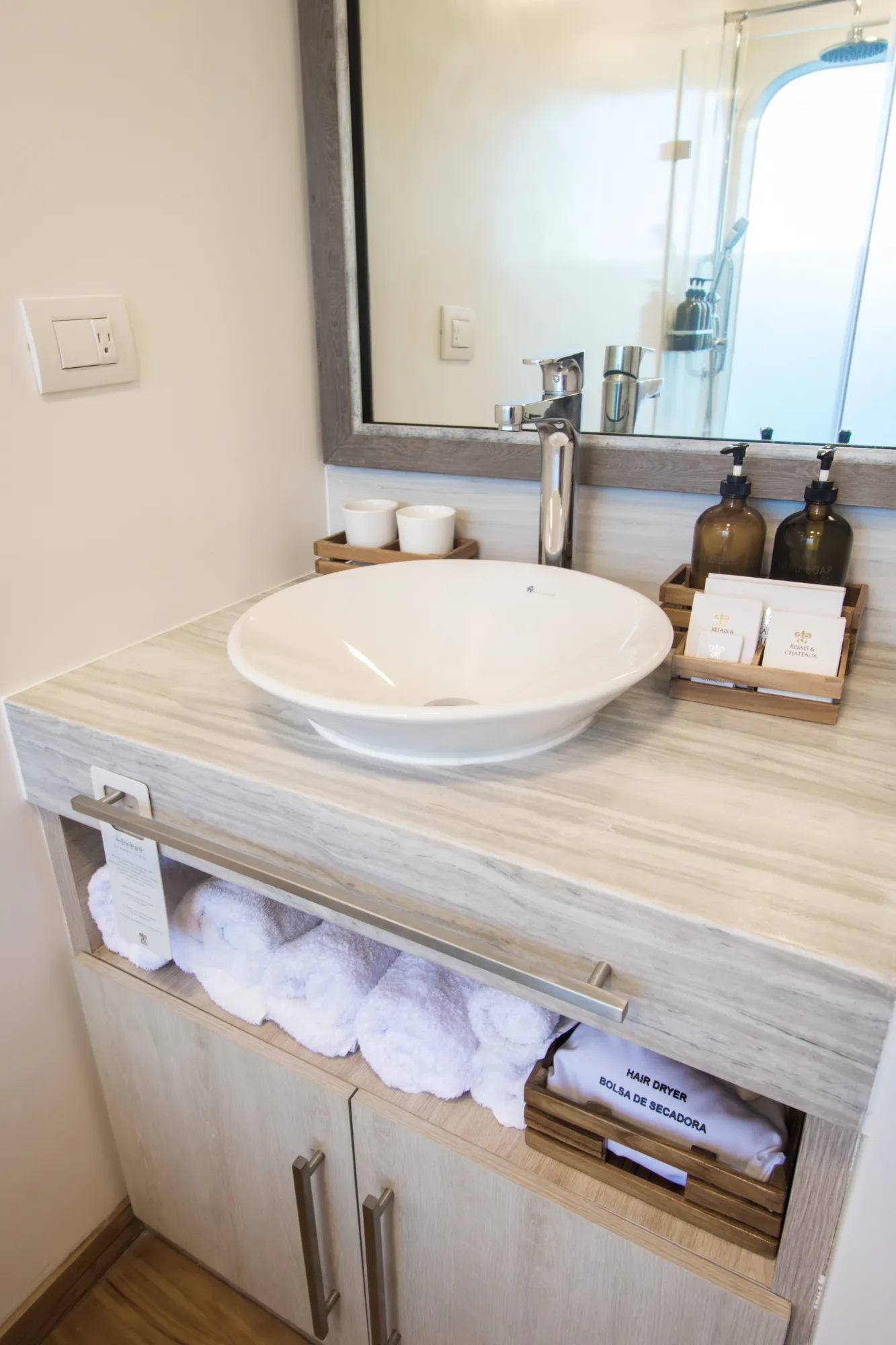 Premium suite bathroom