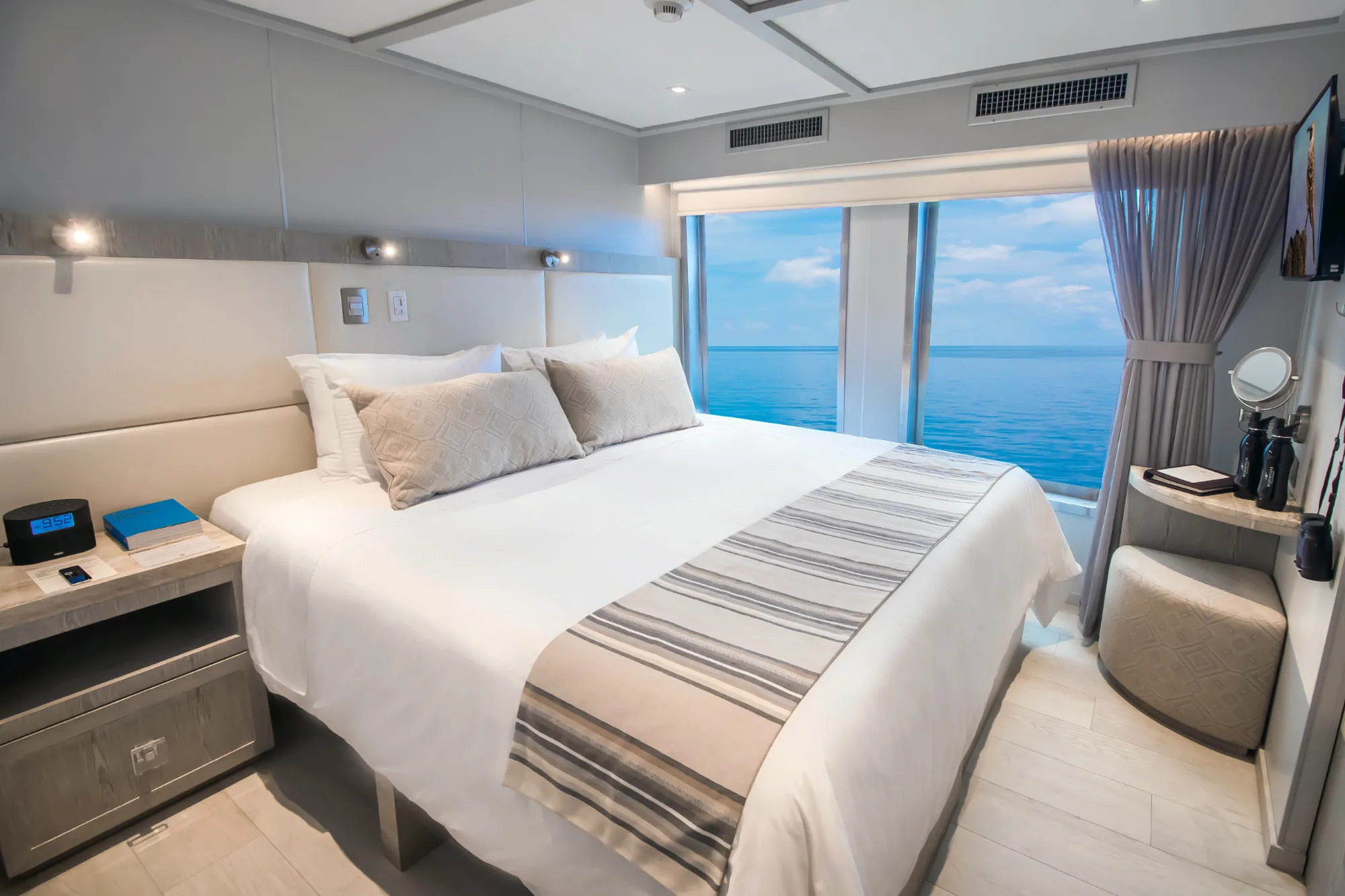 Premium suite bedroom, double configuration