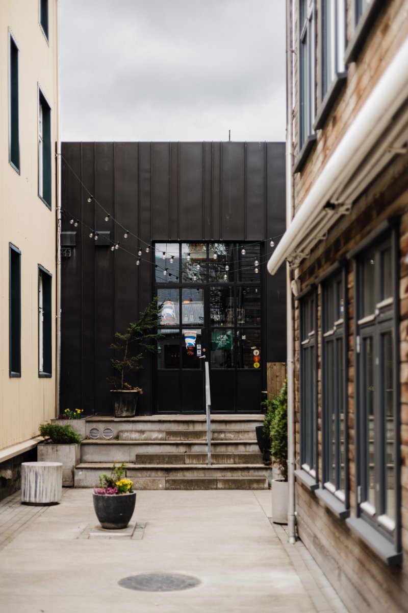 Port 9 Winebar