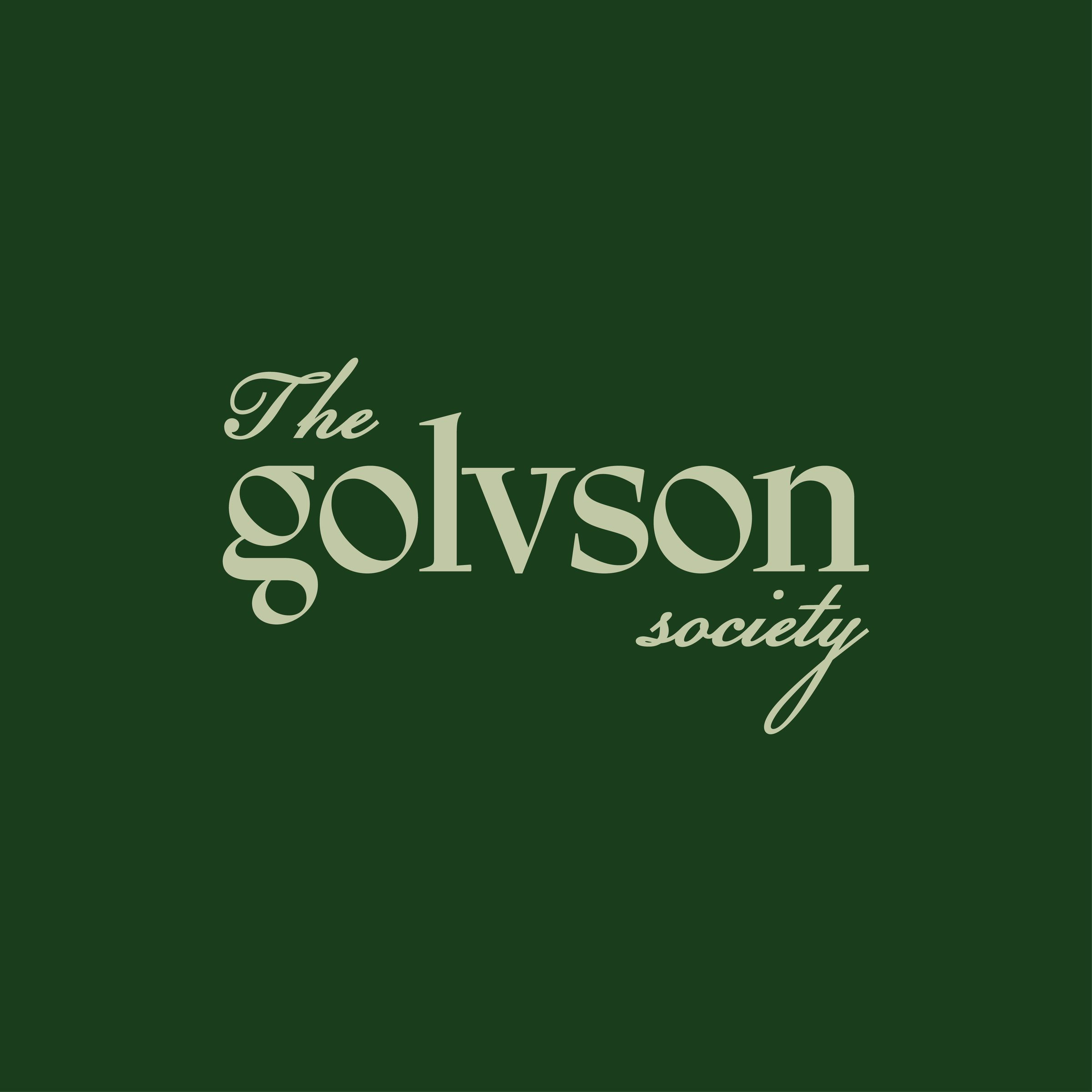 Logo van The Golvson Society op een groene achtergrond