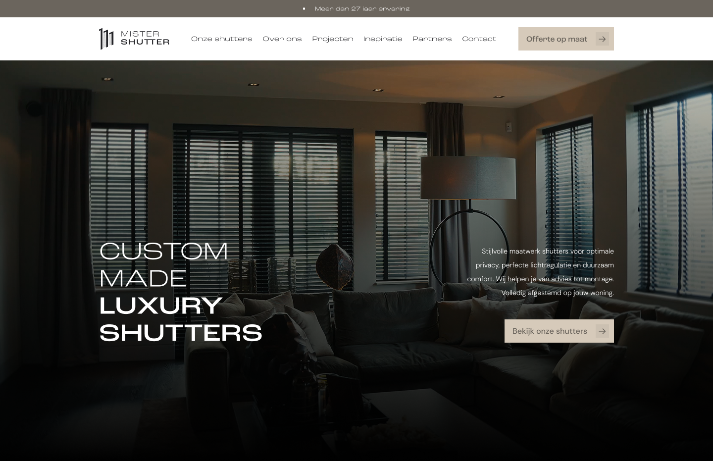 Homepage van Mister Shutter met een woonkamer vol shutters