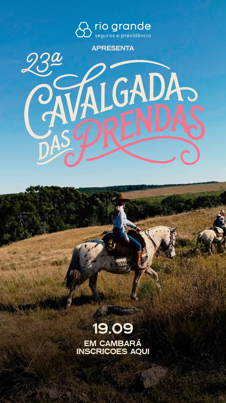 Story com o lettering sobre foto de campo