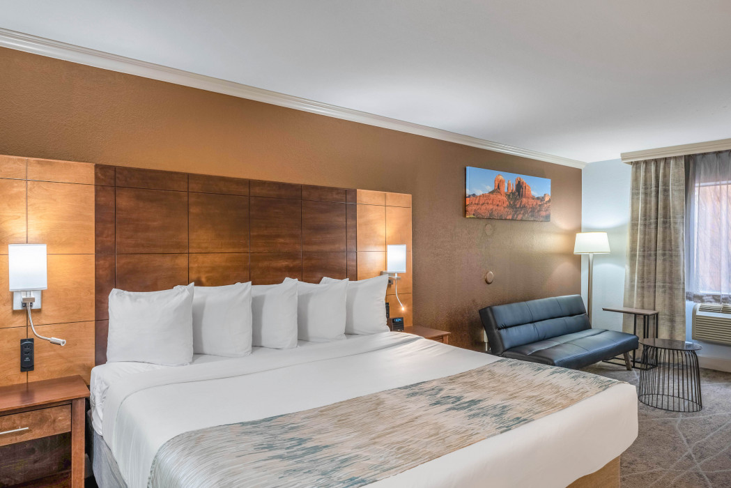 Restful guest room at Arroyo Pinion, an Ascend Collection Hotel