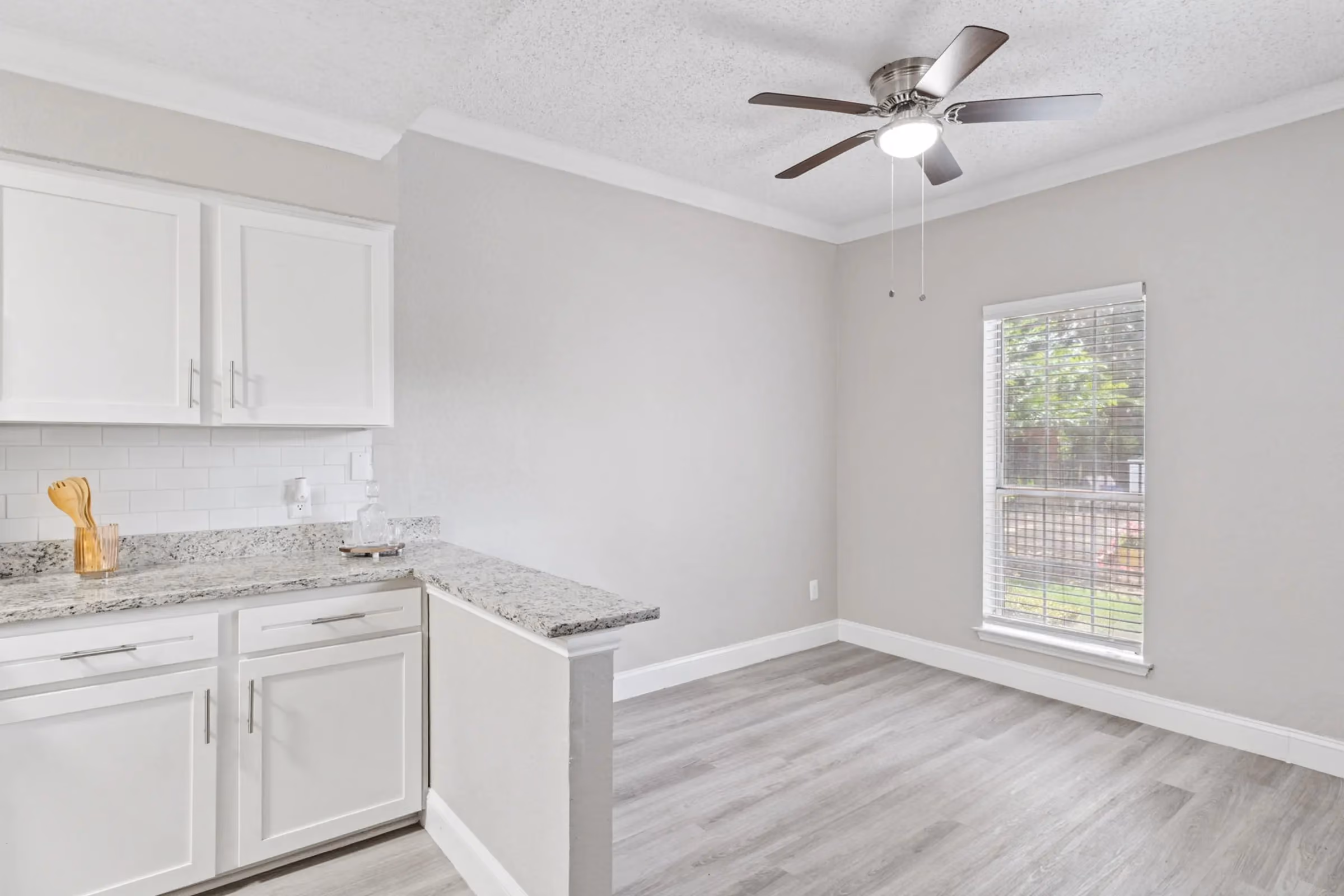 Kitchen and dining room entrance at Willow Ridge Townhomes and Apartmnets in Euless, Texas