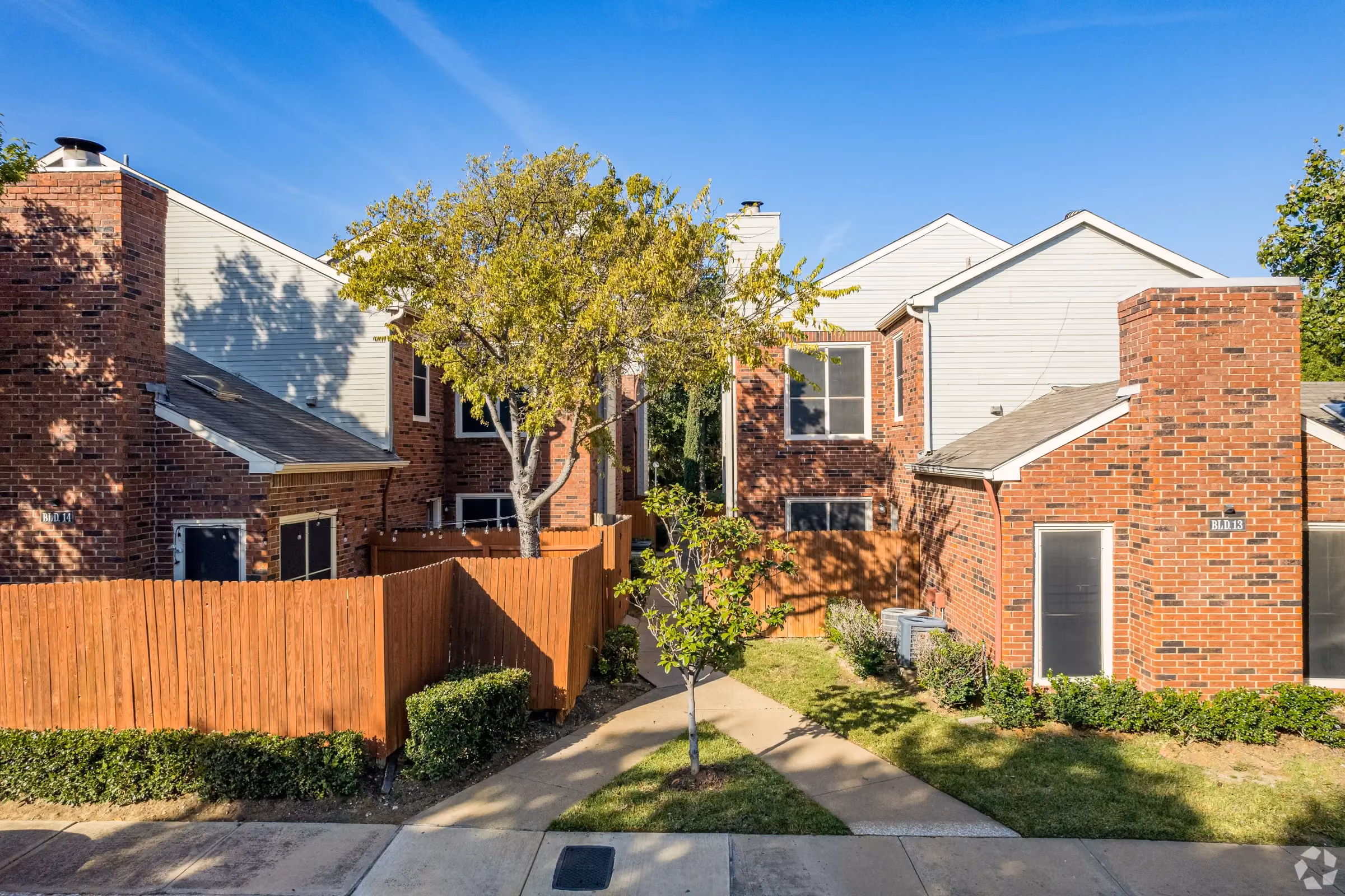 Exterior of building at Willow Ridge Townhomes in Euless, Texas